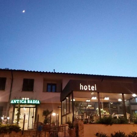 Holiday Rooms Antica Badia Volterra Exterior foto