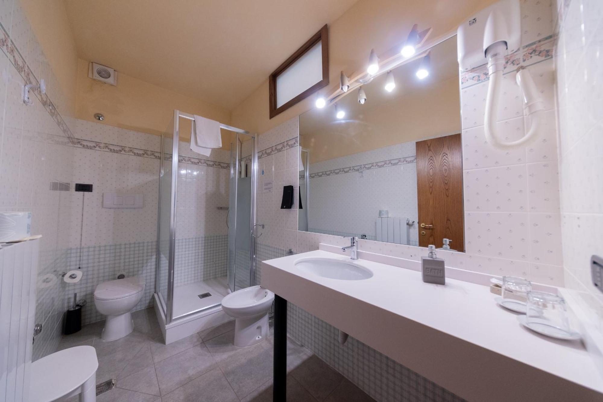 Holiday Rooms Antica Badia Volterra Exterior foto