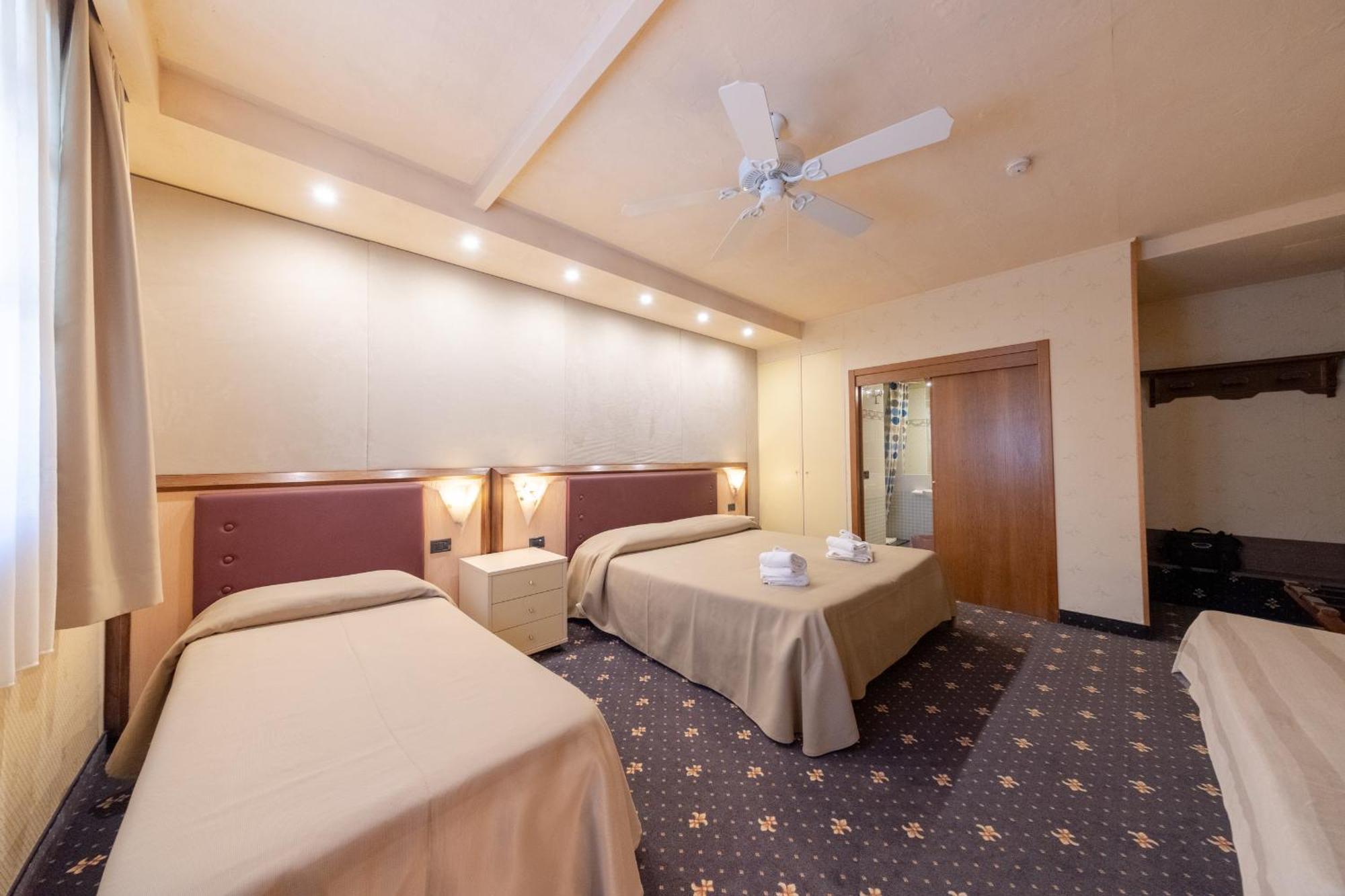 Holiday Rooms Antica Badia Volterra Exterior foto