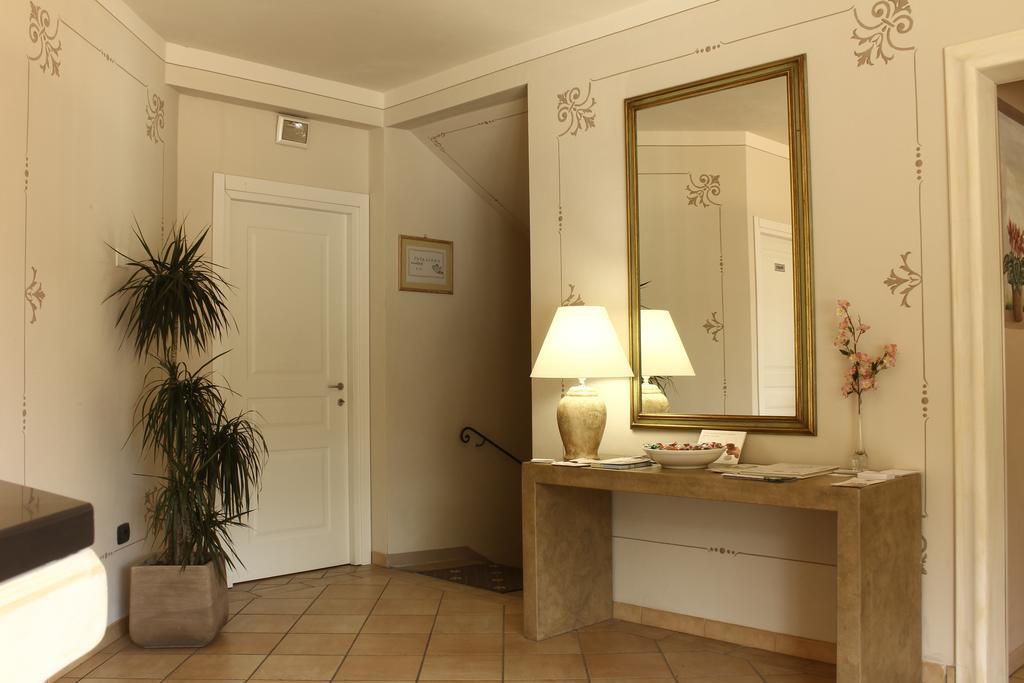 Holiday Rooms Antica Badia Volterra Exterior foto