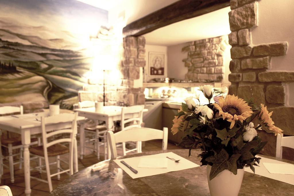 Holiday Rooms Antica Badia Volterra Exterior foto