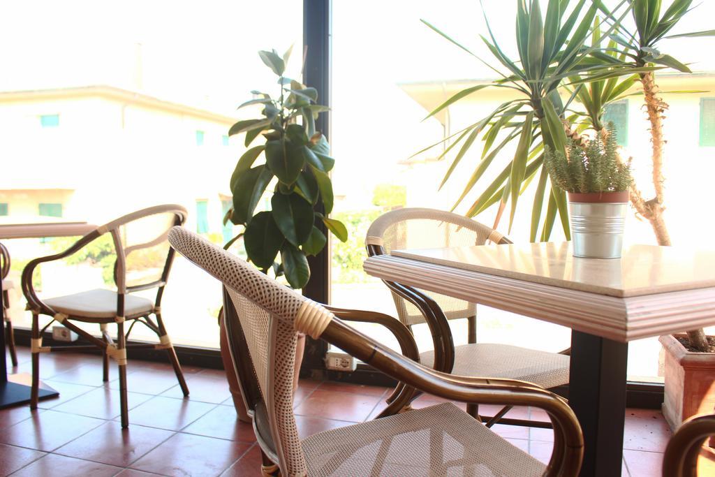 Holiday Rooms Antica Badia Volterra Exterior foto