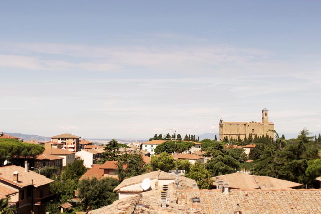 Holiday Rooms Antica Badia Volterra Exterior foto