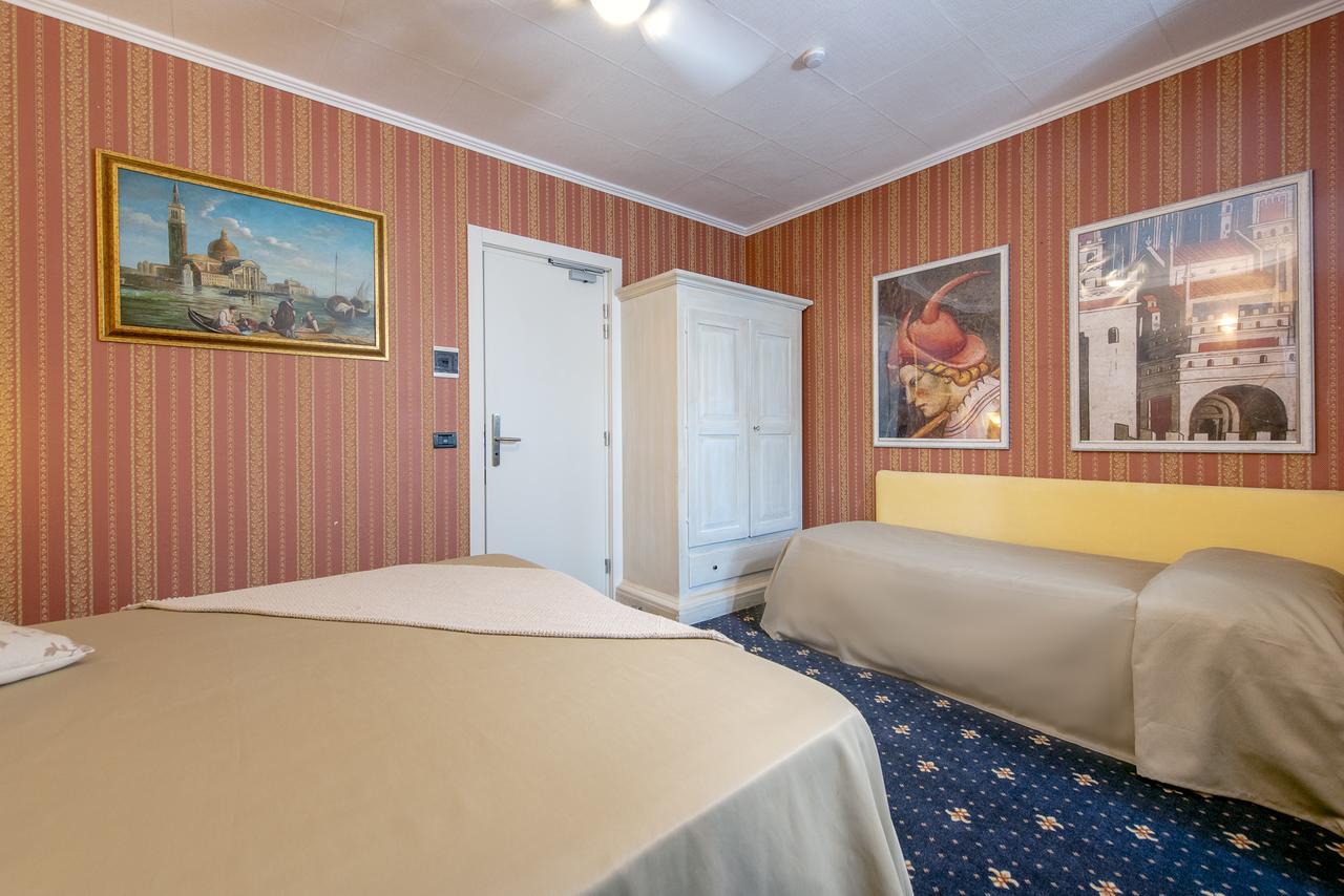 Holiday Rooms Antica Badia Volterra Exterior foto