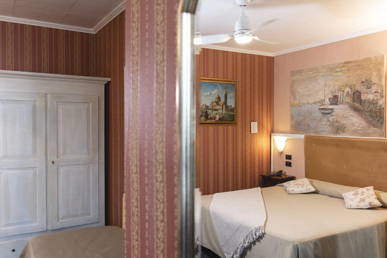 Holiday Rooms Antica Badia Volterra Exterior foto