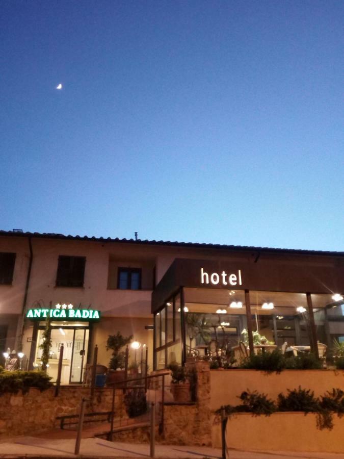 Holiday Rooms Antica Badia Volterra Exterior foto